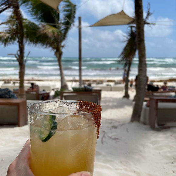 Meet your Posher, Melissa - Picture 1 of 1